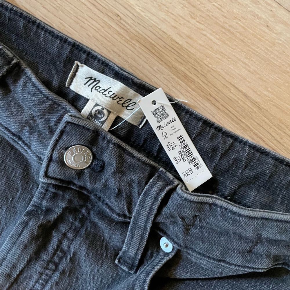 NWT Madewell curvy petite vintage straight jean in worn black